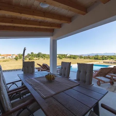 Idyllic Getaway With Pool Villa *